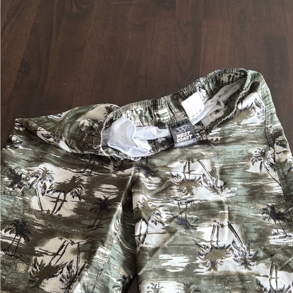 Men's Multi-Color Shorts Collection - Picture 7 of 9